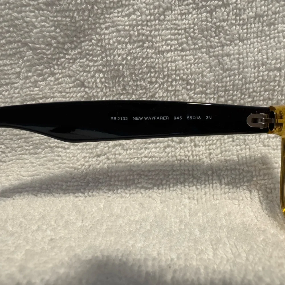 Ray-Ban New Wayfarer Bicolor Sunglasses - Picture 7 of 10